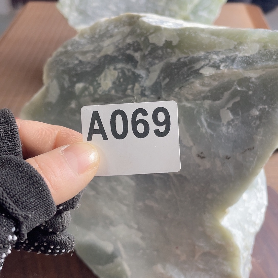 飞***翔蛇纹石玉未镶嵌原石