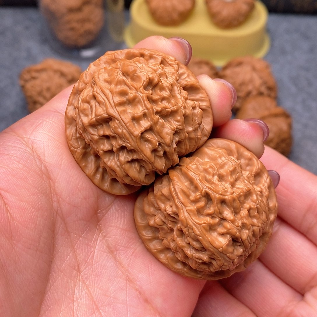 文玩核桃把件三角白42全