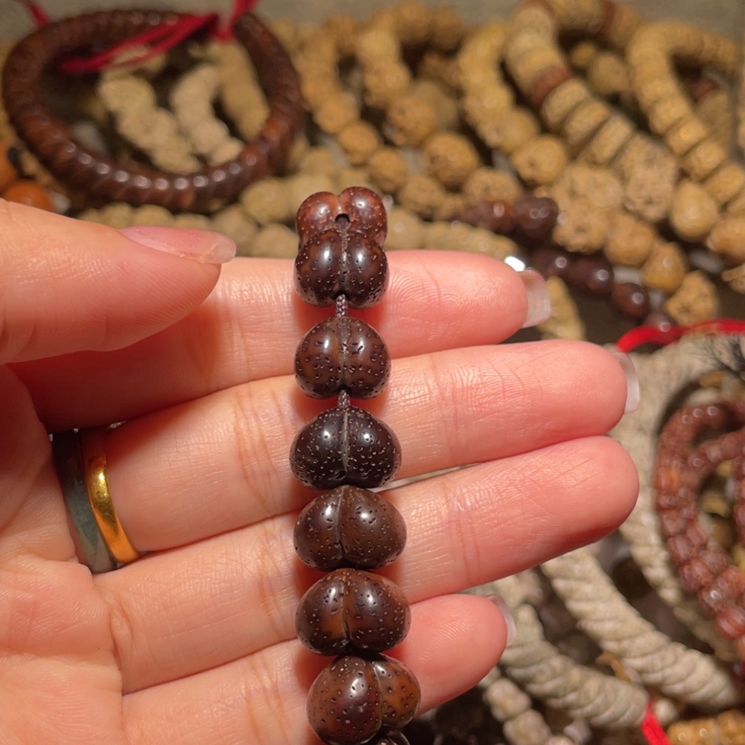 Z***r吊坠星月菩提屁桃➕鱿鱼串➕小丑三通