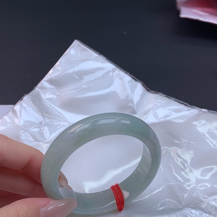 翡翠未镶嵌手镯50