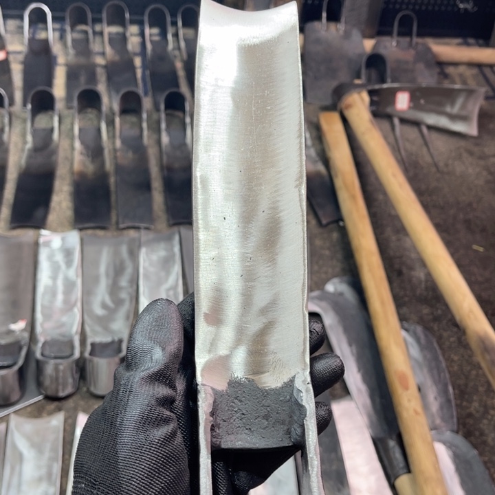 阿***法龙泉手工制作工艺锄头炮弹钢