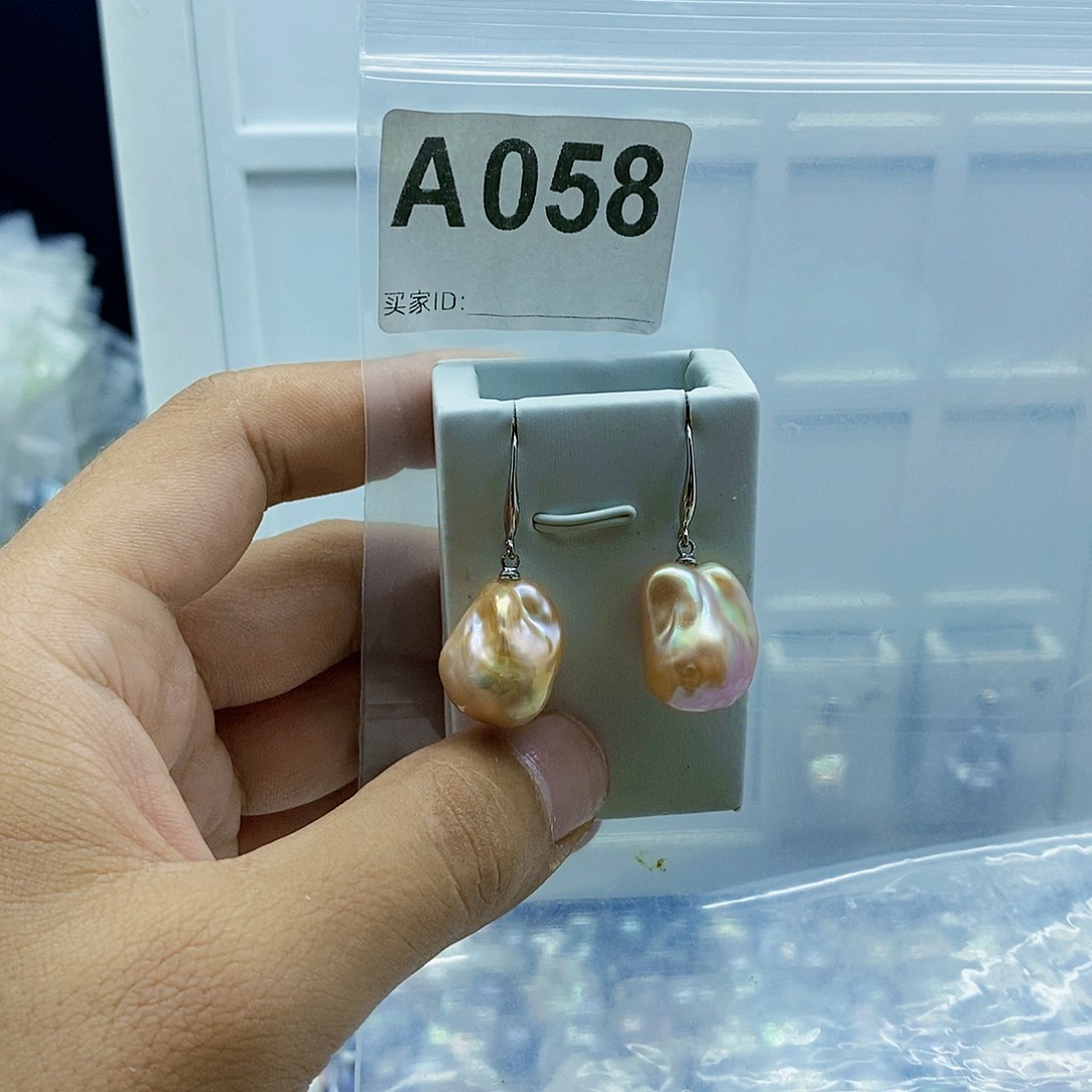 淡水珍珠合金颈饰