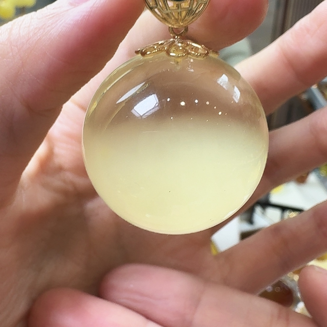 琥珀未镶嵌颈饰吊坠