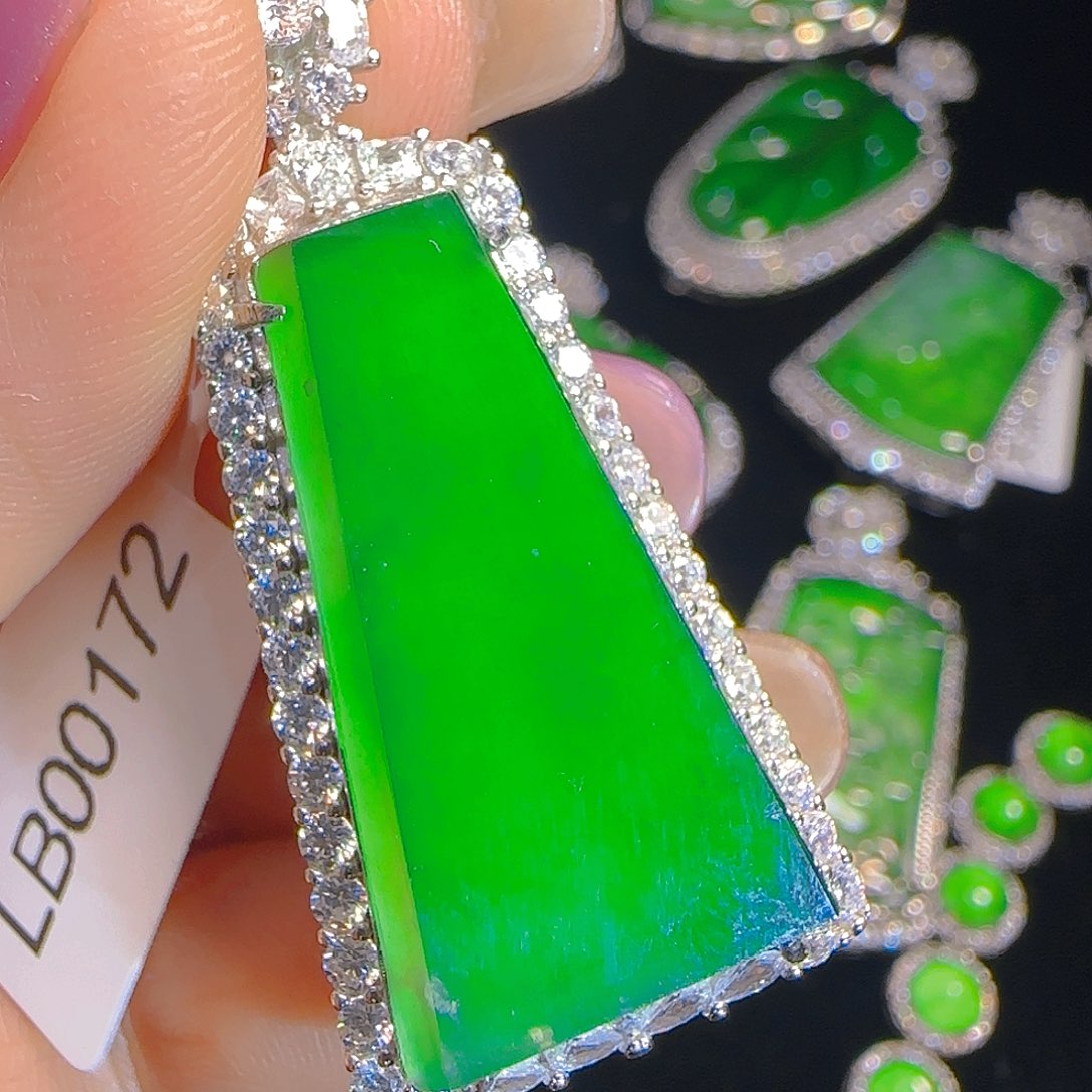 翡翠吊坠(赠链)银S925镶嵌