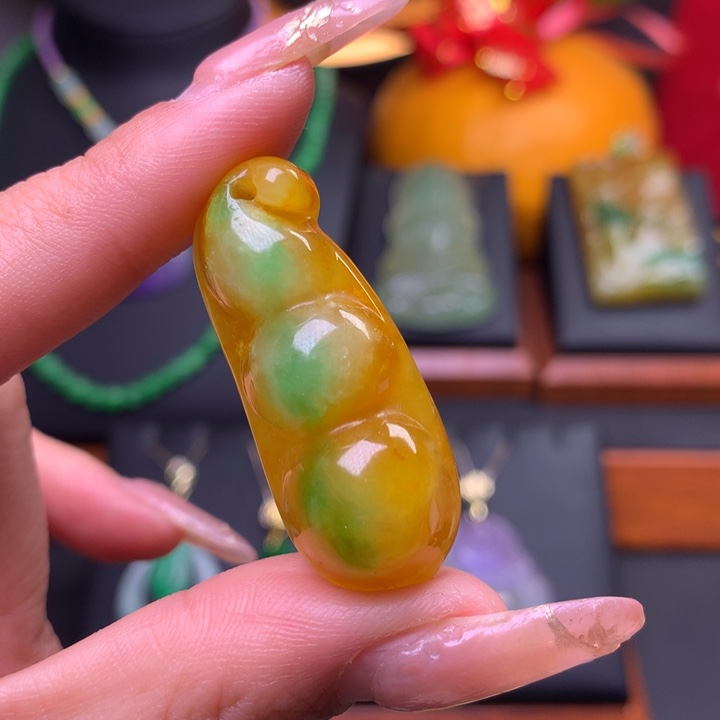翡翠颈饰未镶嵌吊坠