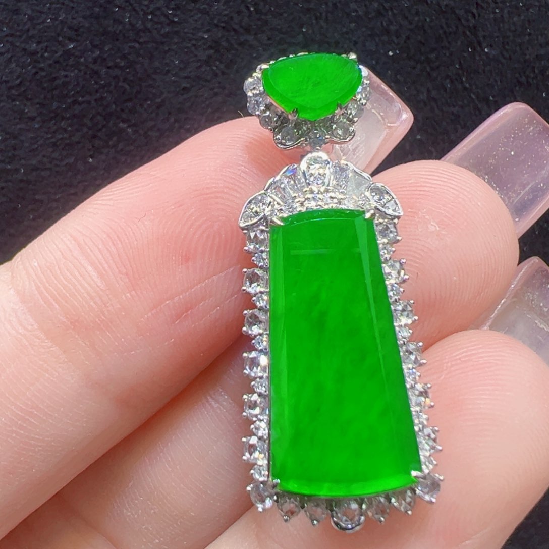 翡翠吊坠(不含链)18K金镶嵌吊坠