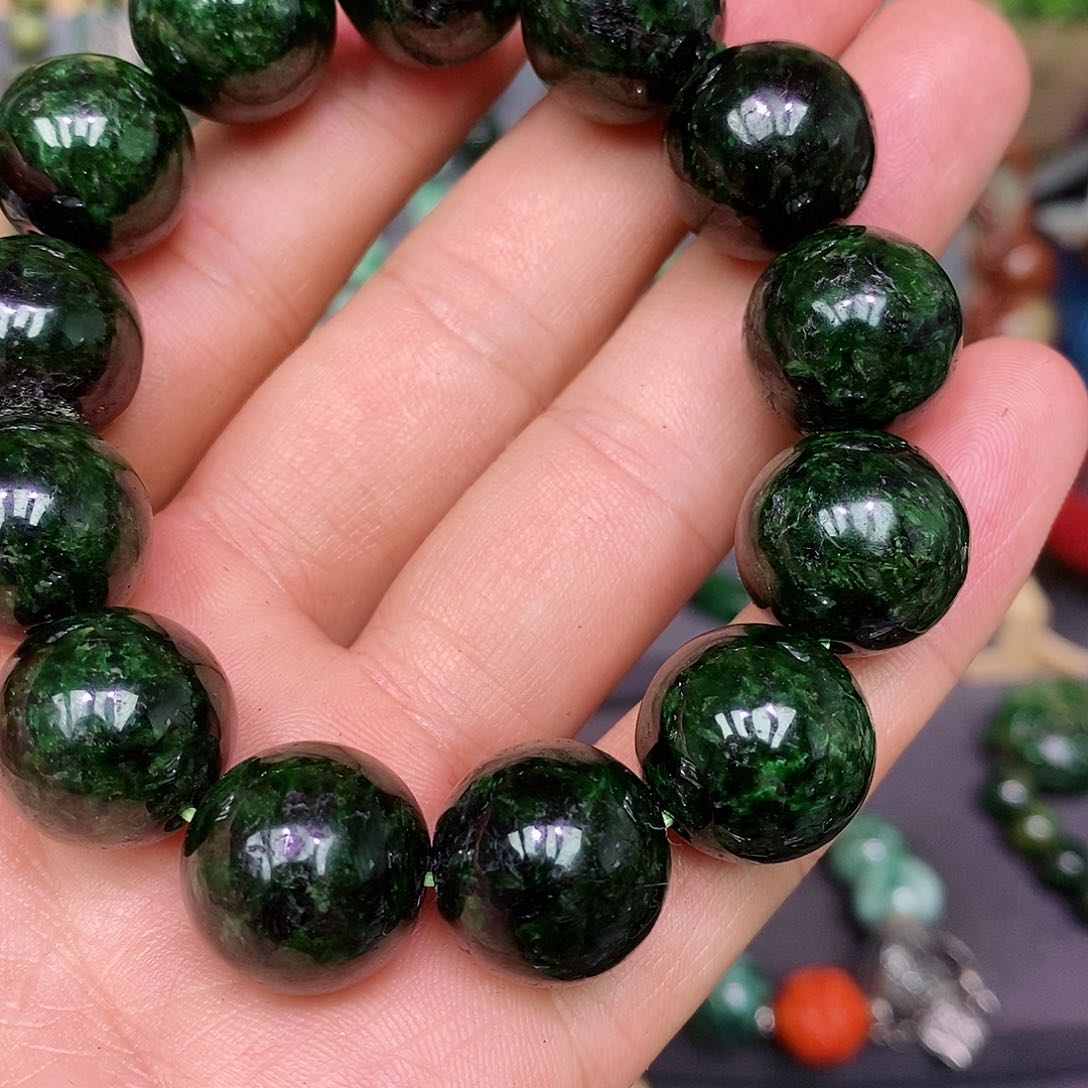 翡翠手链未镶嵌漂亮美眉