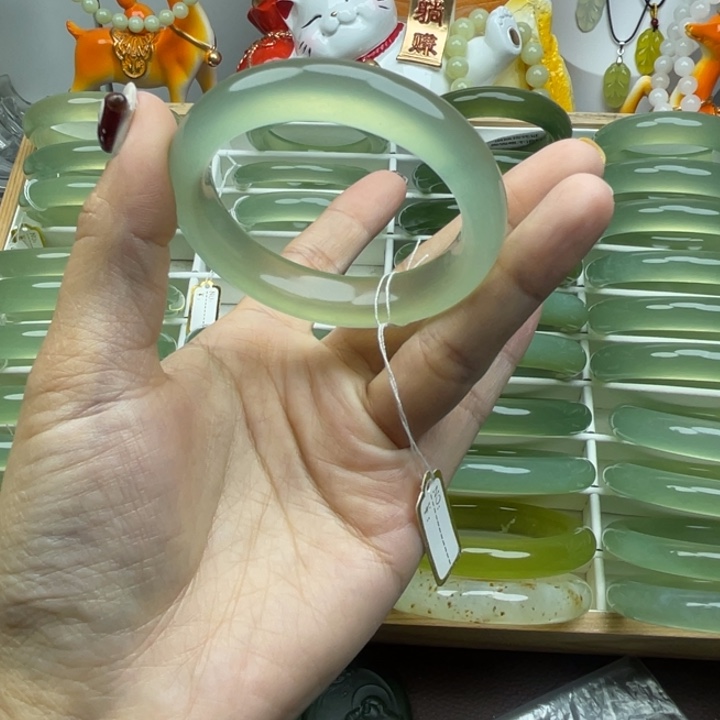 零***。岫玉未镶嵌手镯岫玉