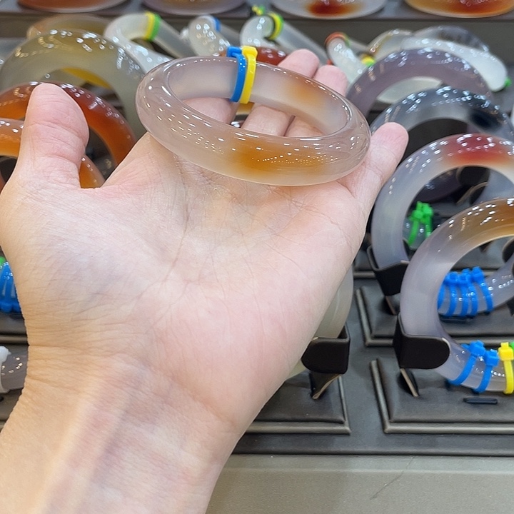 玛瑙/玉髓未镶嵌手镯