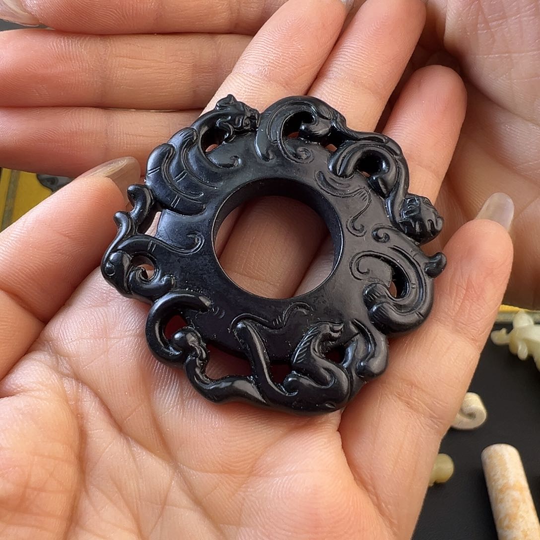 和田玉未镶嵌挂件大***T