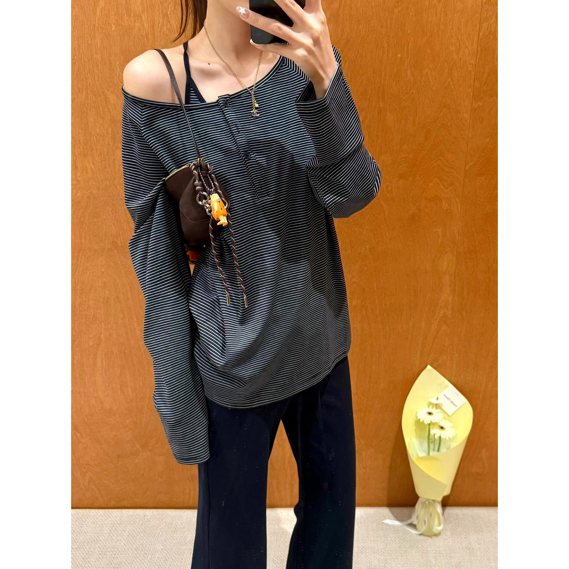 美式复古条纹斜肩长袖t恤女秋装通勤宽松罩衫慵懒气质休闲上衣