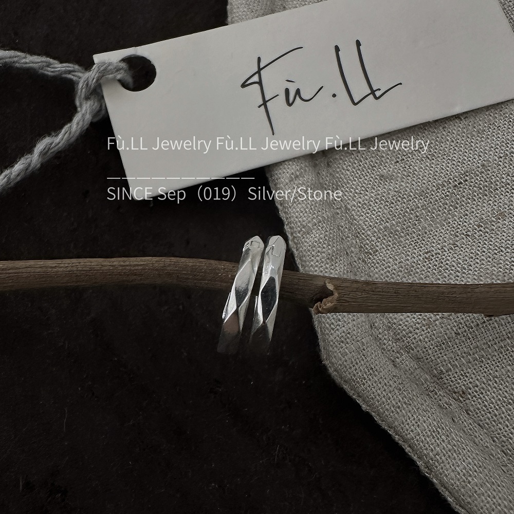 925银耳饰 【菱形格】小众百搭日常通勤小巧几何素圈耳扣清冷感耳饰