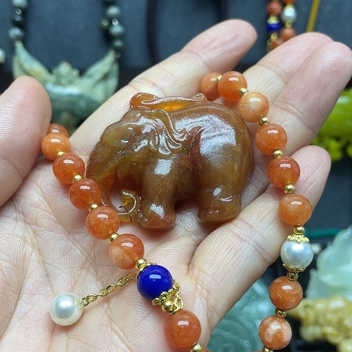 未镶嵌蛇纹石玉颈饰