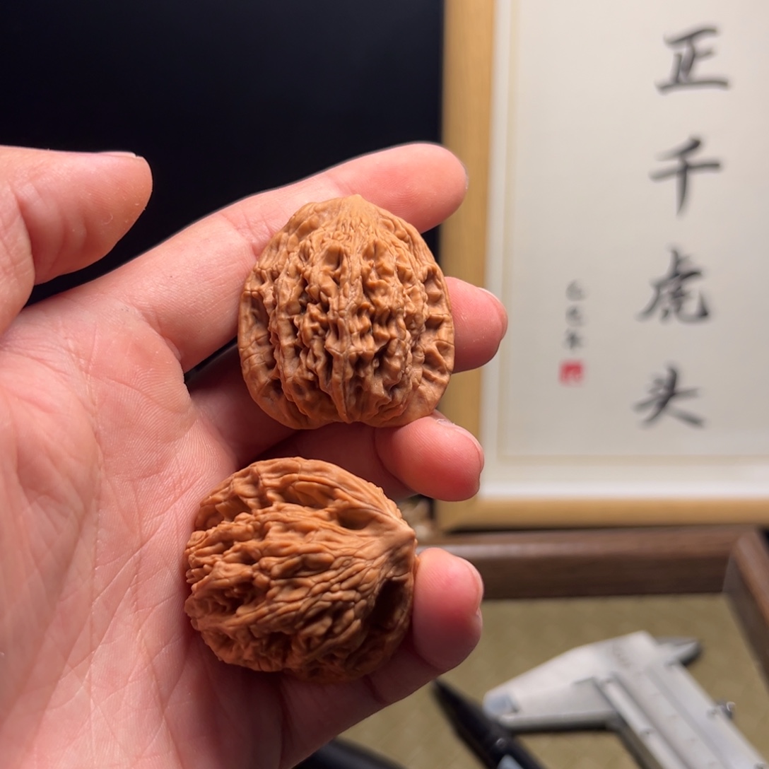 微***I文玩核桃吊坠虎头