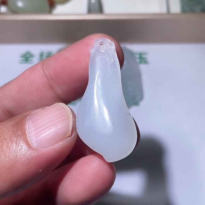 颈饰未镶嵌翡翠玉兰花