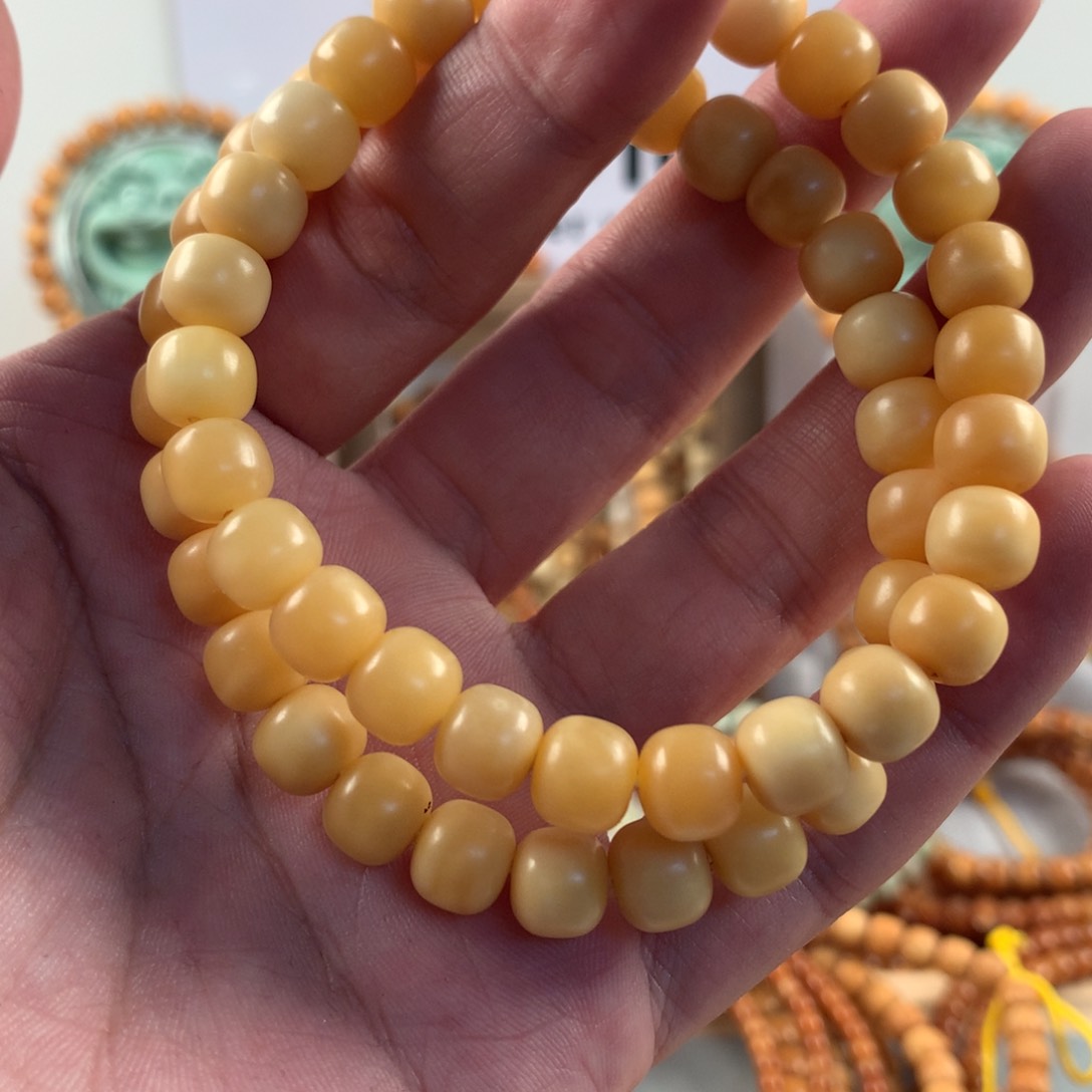 星月菩提吊坠8+老型极致蛋黄玉化单圈