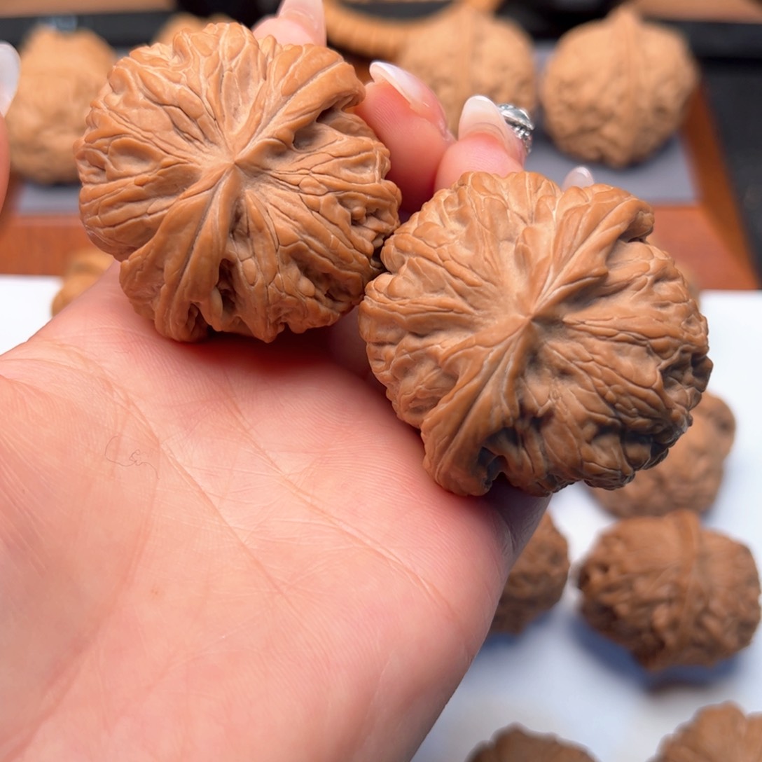 文玩核桃把件红锦鲤45