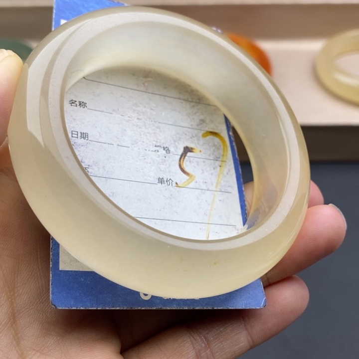 石英质玉未镶嵌手镯