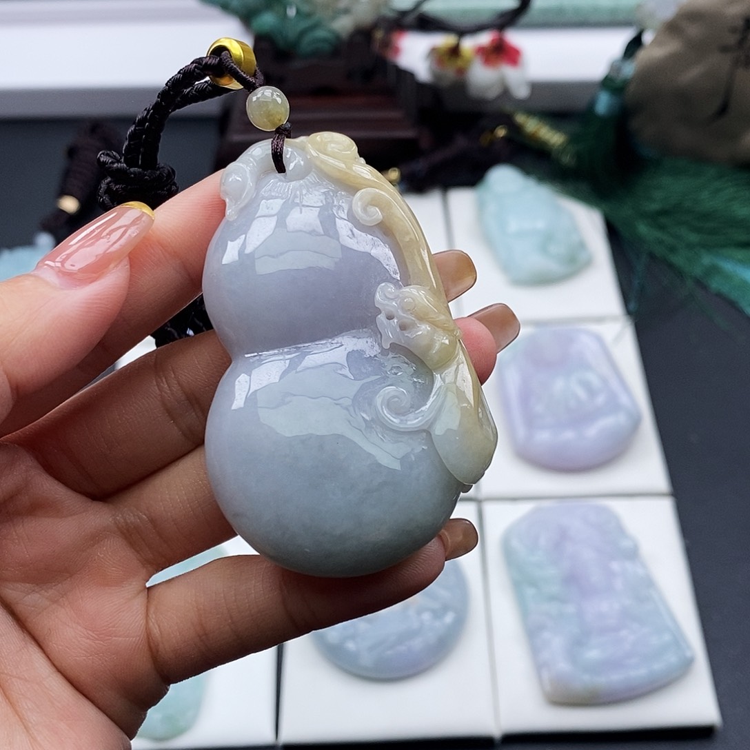 翡翠颈饰未镶嵌拒*冰翡翠