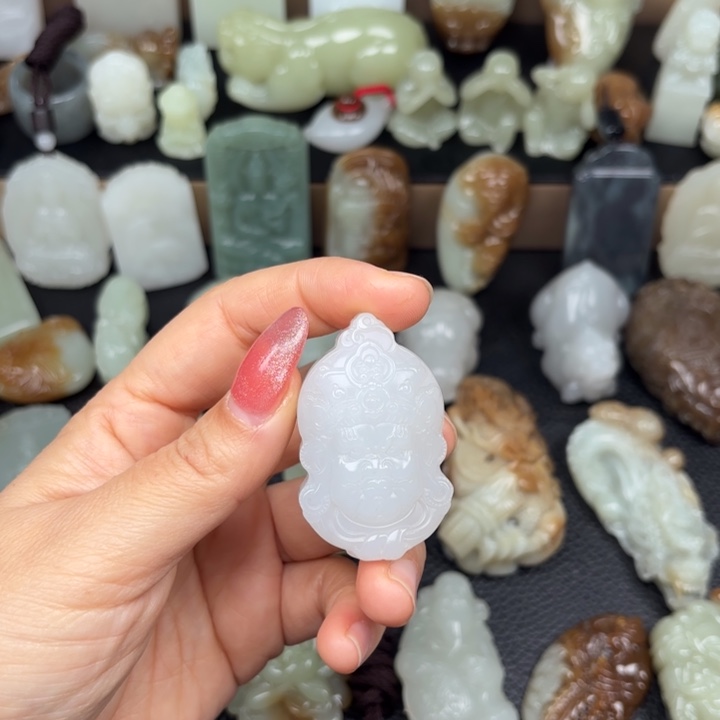 颈饰未镶嵌和田玉