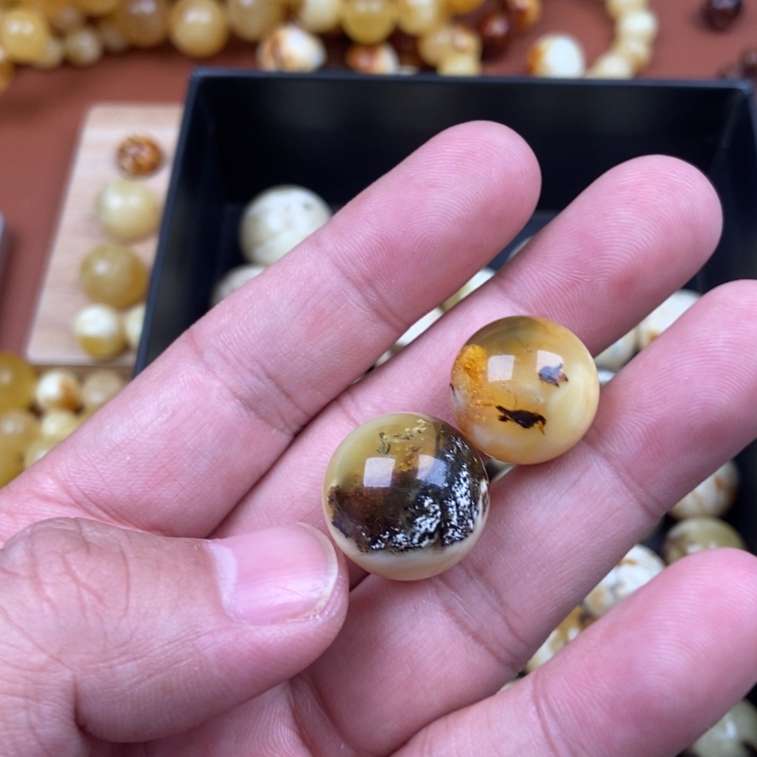 蜜蜡裸石未镶嵌可***?蜜蜡