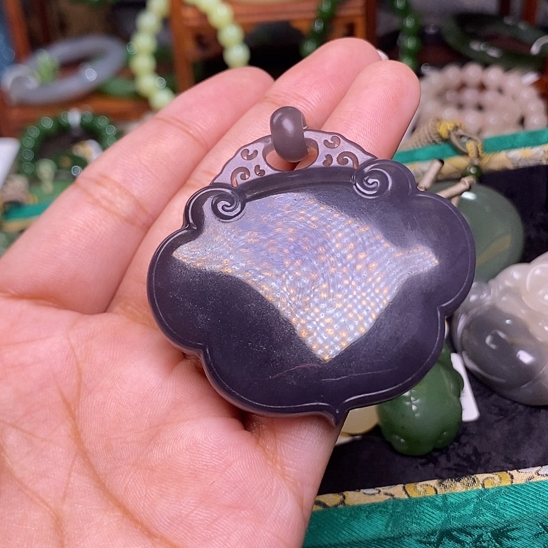 和田玉烟紫清货价一体工如意锁未镶嵌