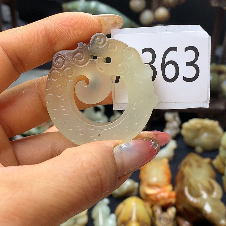 和田玉未镶嵌车挂