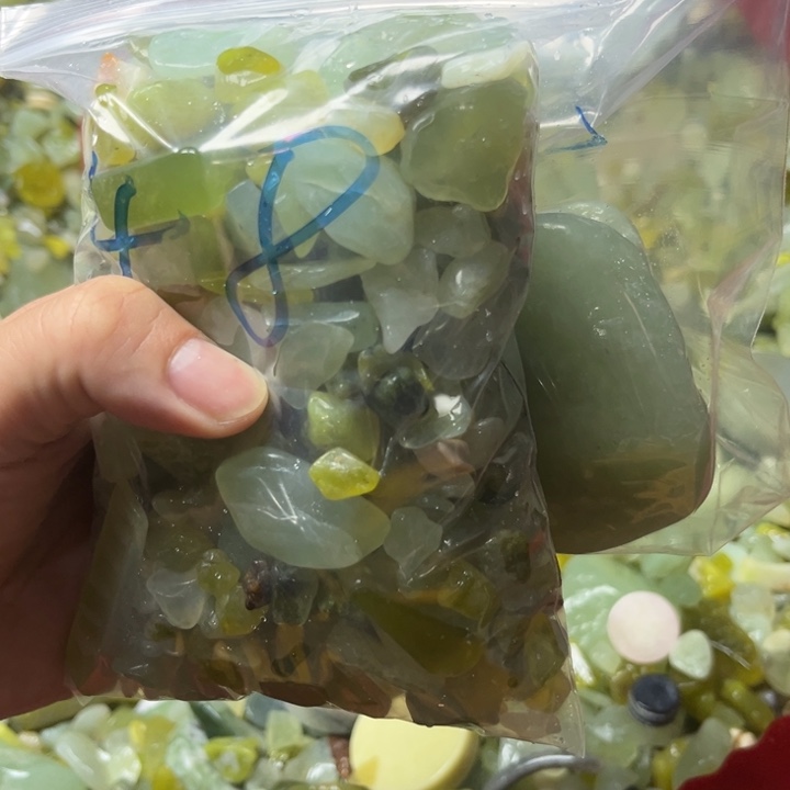 点***未镶嵌蛇纹石玉鱼缸石盆景石