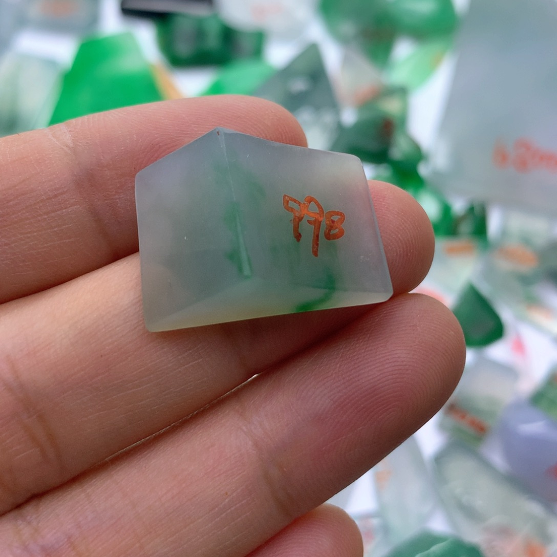 定制翡翠未镶嵌天然翡翠