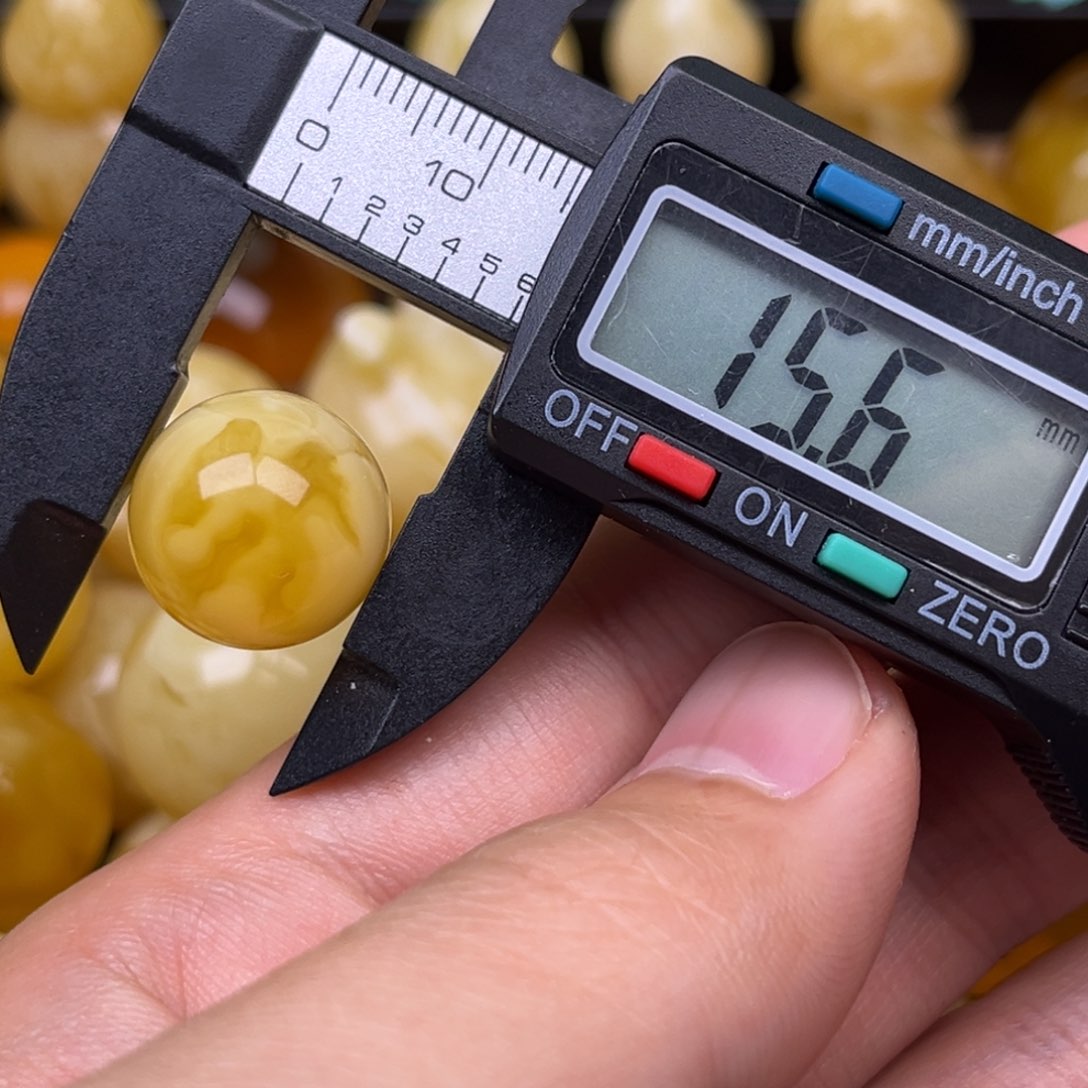 蜜蜡裸石未镶嵌蜜蜡