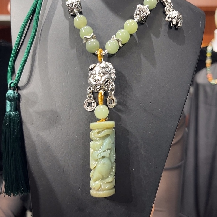 颈饰未镶嵌和田玉