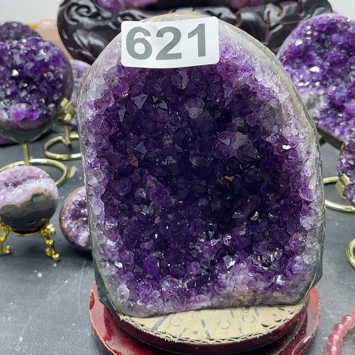 未镶嵌水晶大型摆件（非配饰）