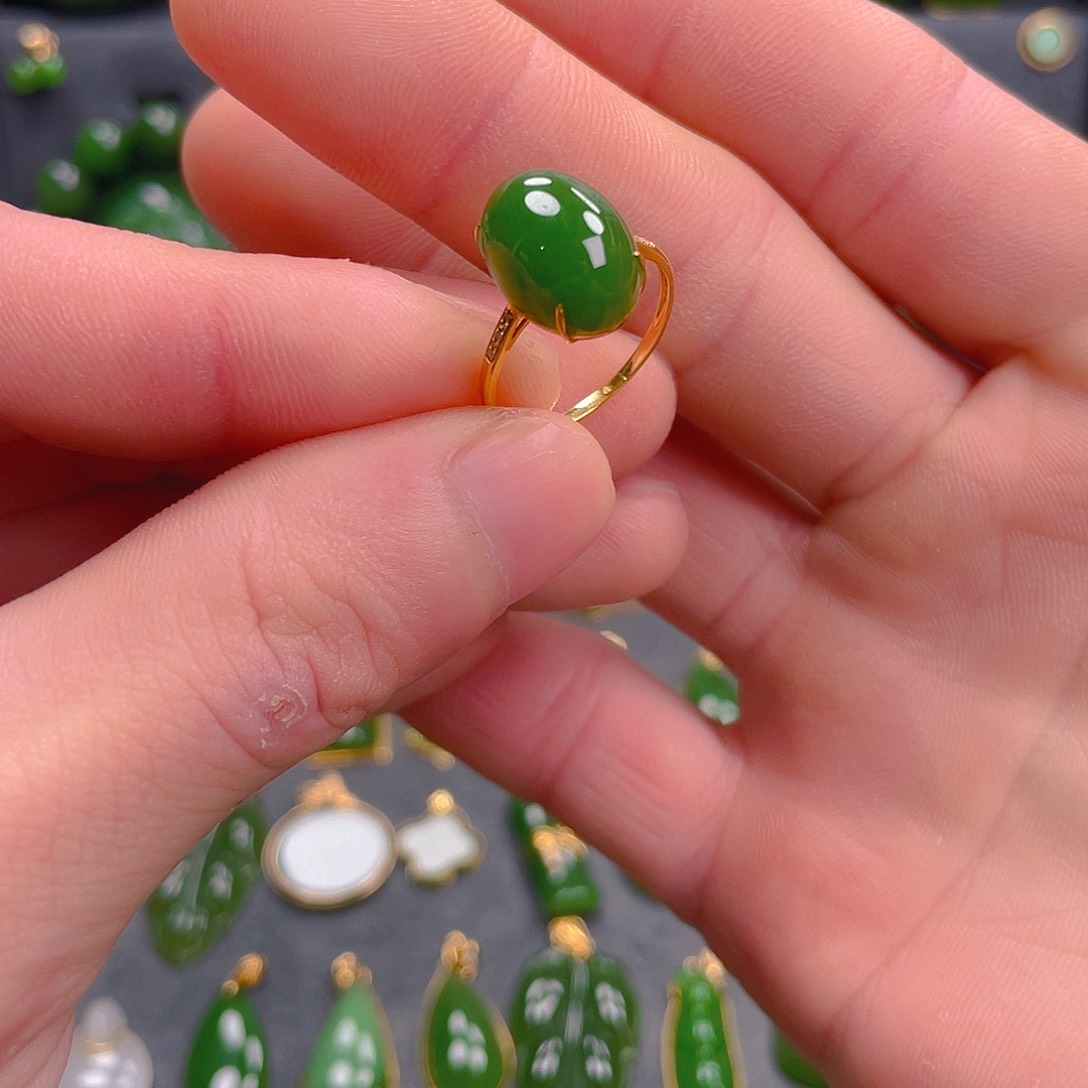 和田玉（碧玉）戒指18K金镶嵌1880