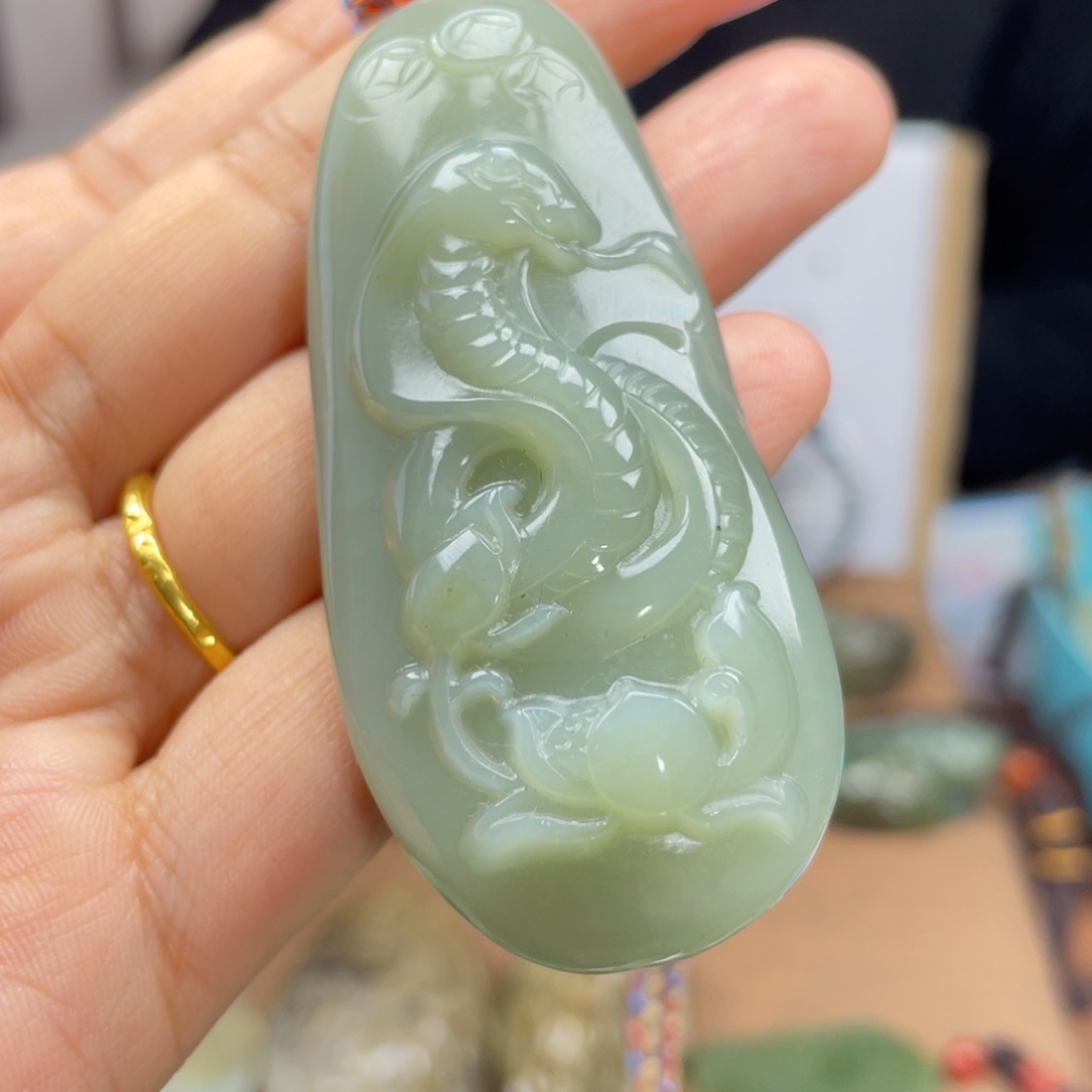 和田玉颈饰未镶嵌