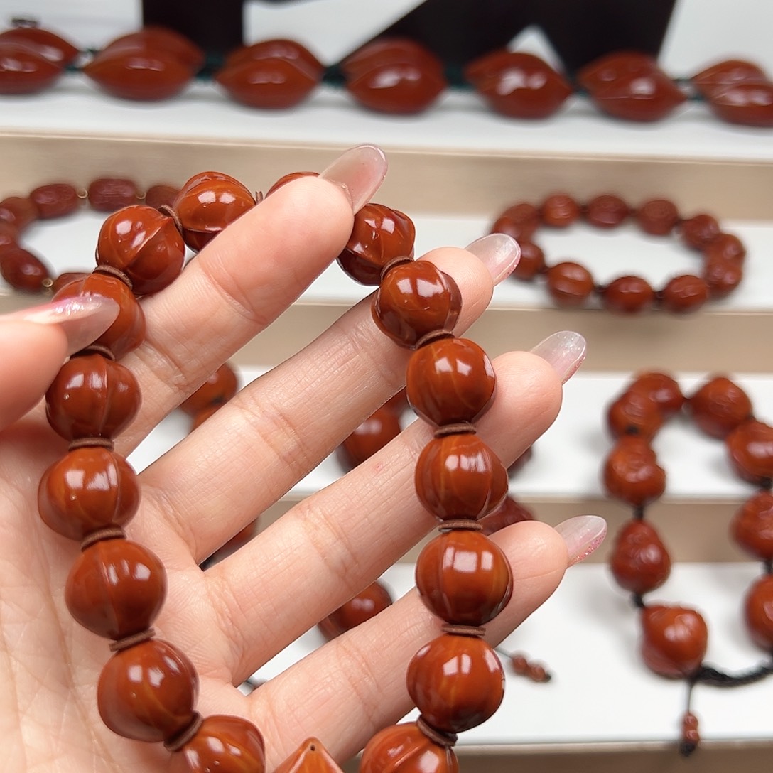 用***4手串橄榄核沙鱼背