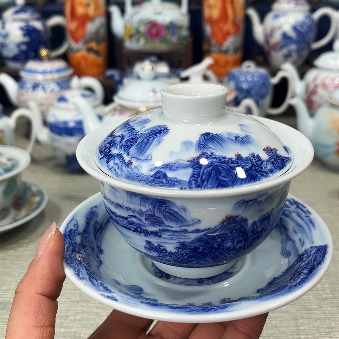 盖碗枫*景德镇市的中心城区是我国