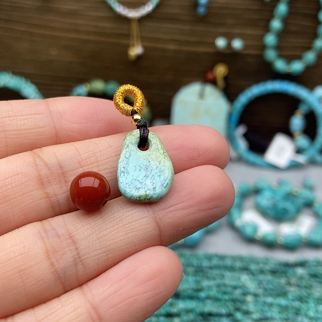 南红玛瑙未镶嵌侧挂