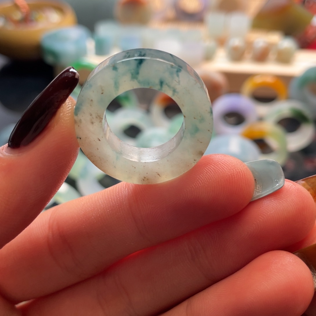 定制翡翠未镶嵌戒指