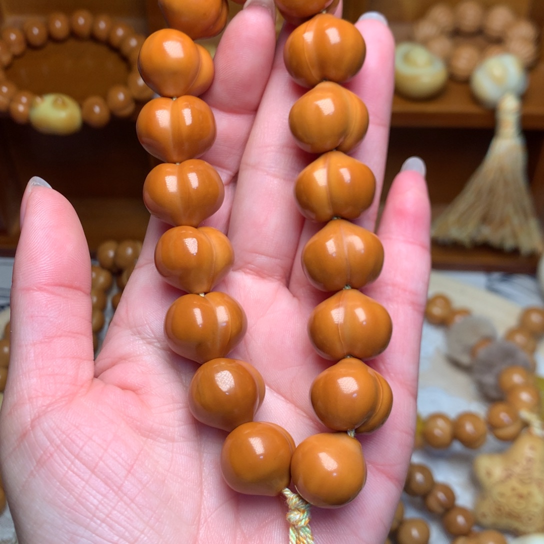 猴头核桃把件17玻璃底屁桃手持