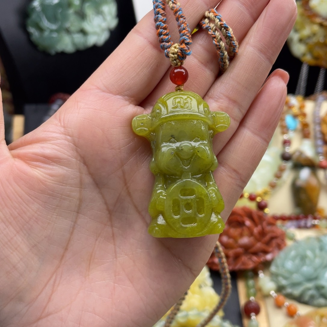 未镶嵌蛇纹石玉颈饰