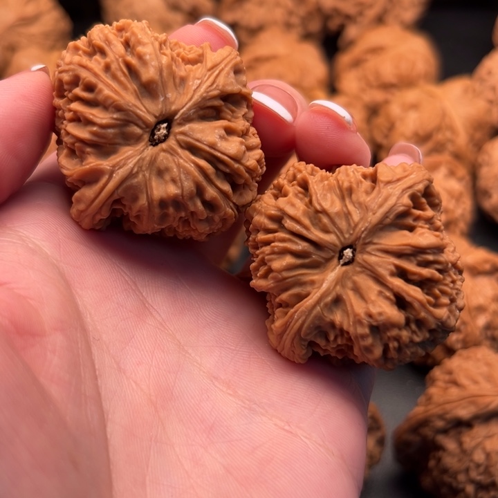 文玩核桃吊坠世****?31南疆