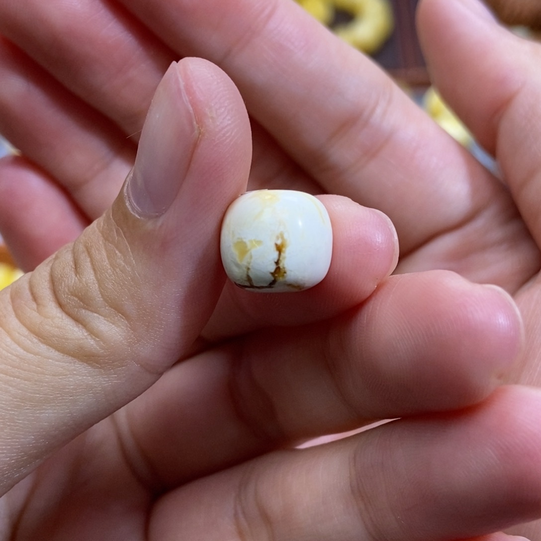 琥珀未镶嵌珠宝奇石11.8