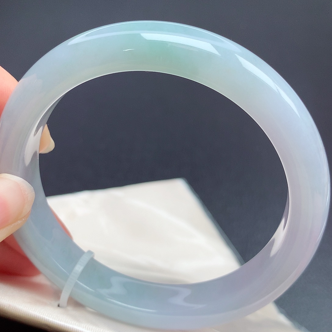 翡翠未镶嵌手镯60圈口