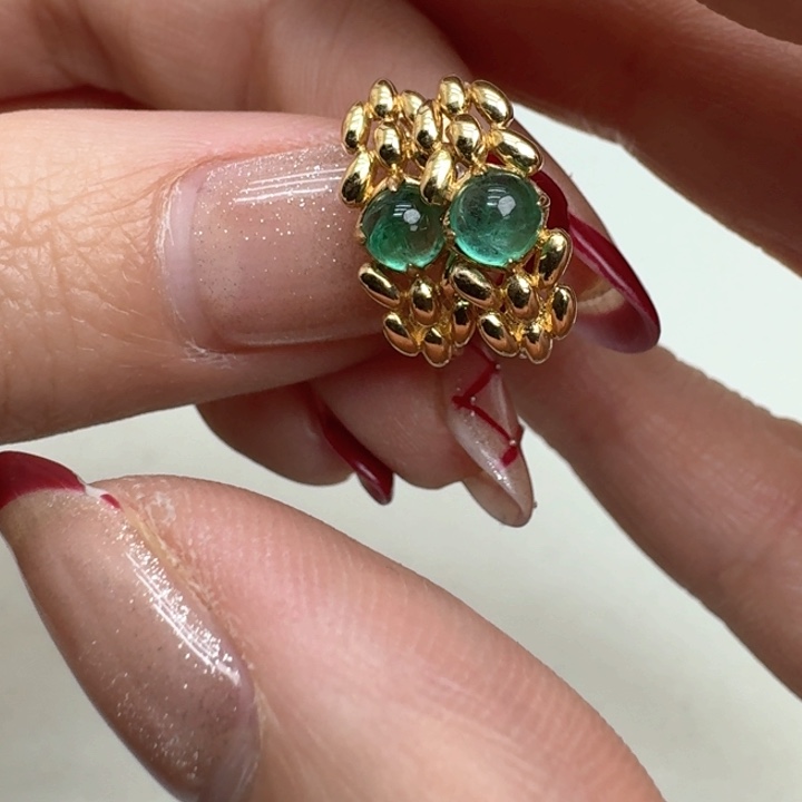 祖母绿耳饰18K金镶嵌