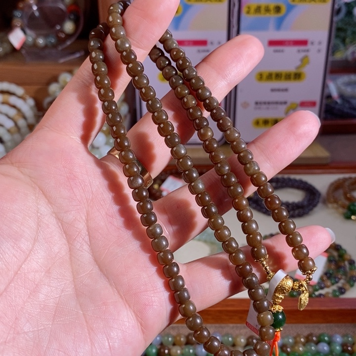 和田玉颈饰未镶嵌