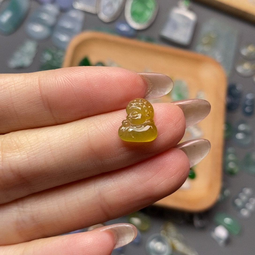 翡翠未镶嵌颈饰翡翠