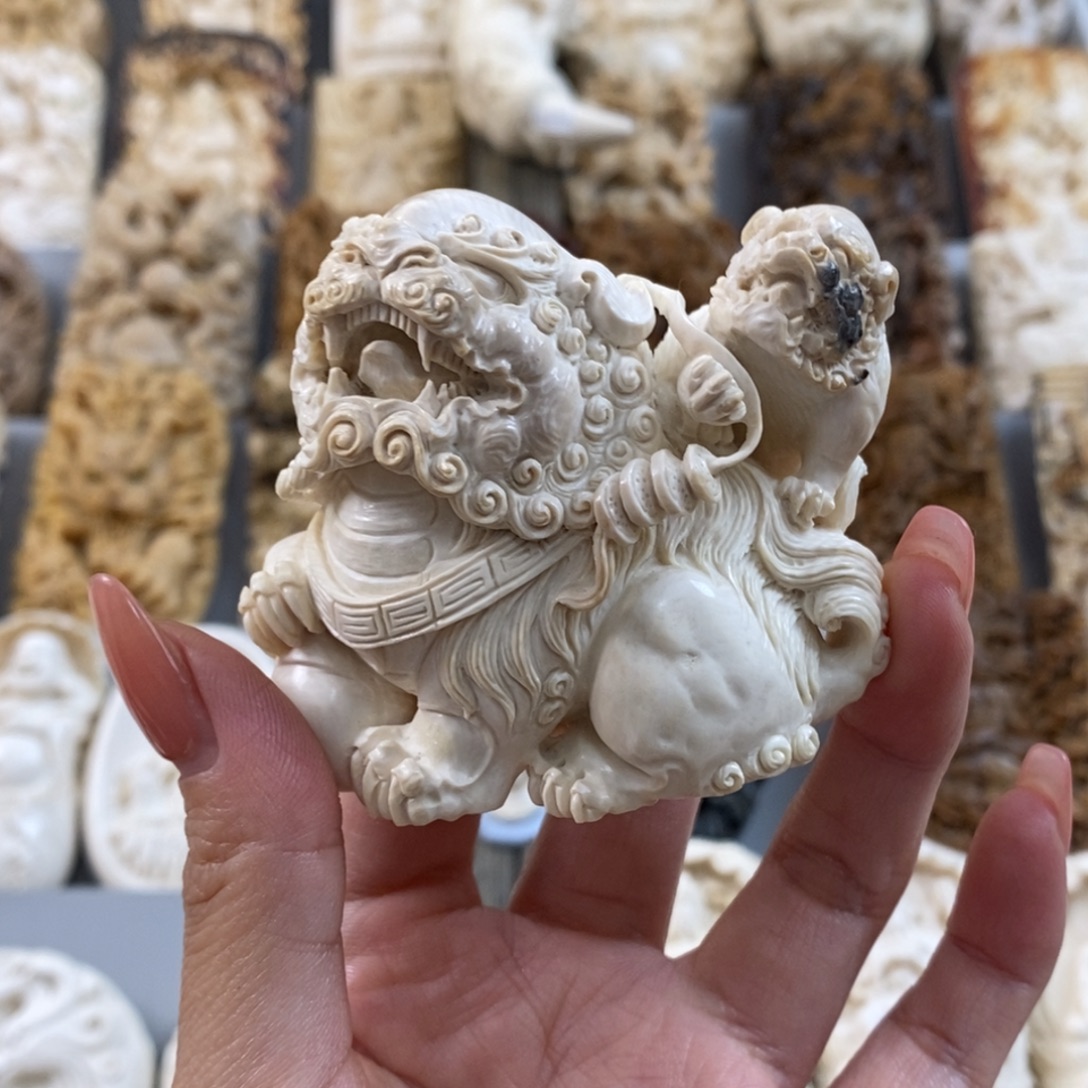 ℡***ค吊坠猛犸象牙狮子抱球