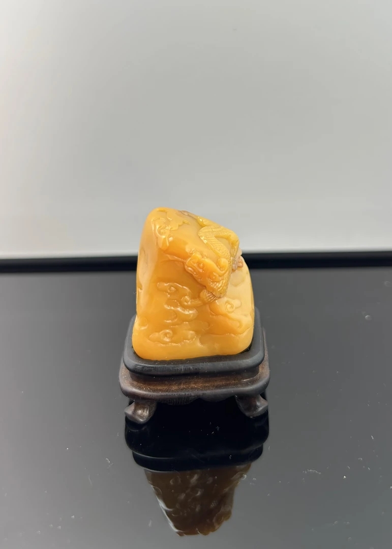 福建寿山田黄石摆件印章工艺细腻雅致收藏