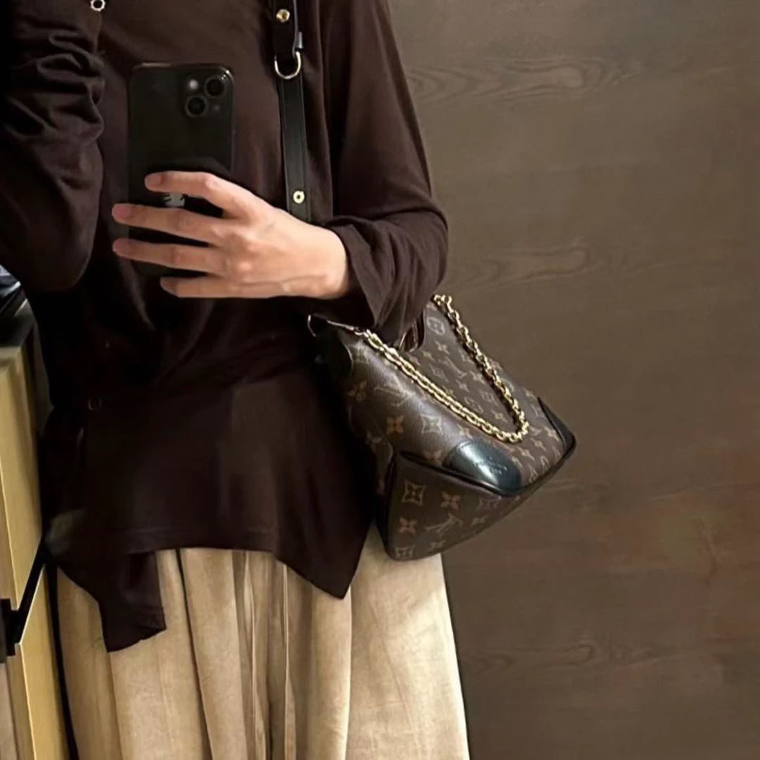 黑牛角芯片单肩包