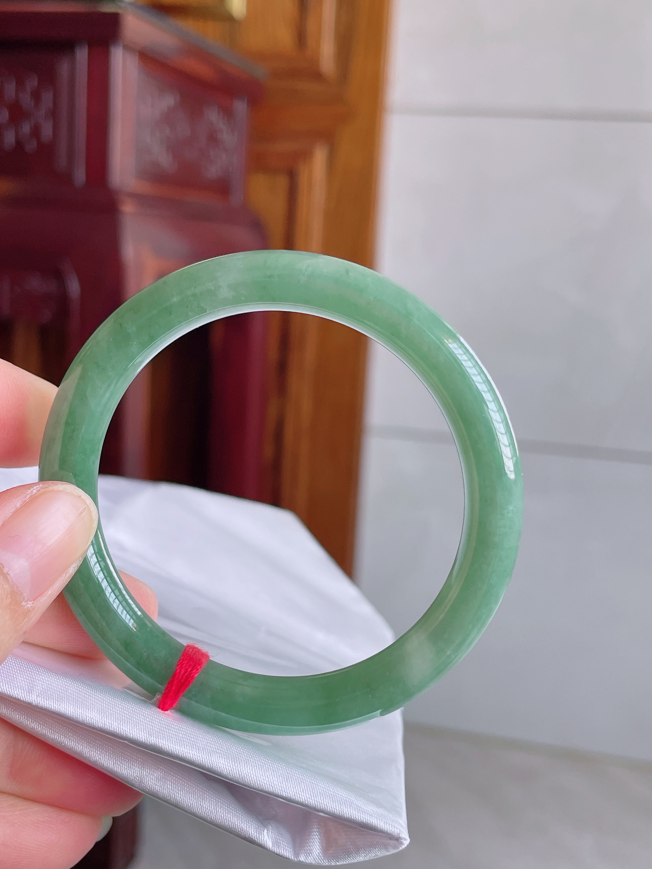 56圈满绿圆条翡翠手镯满色圆镯美人镯